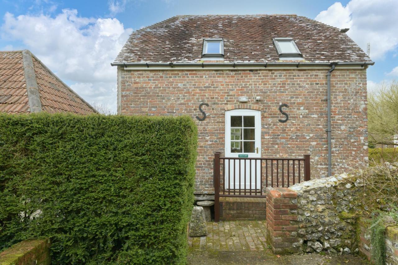 Luccombe Farm Holiday Cottages Milton Abbas Экстерьер фото
