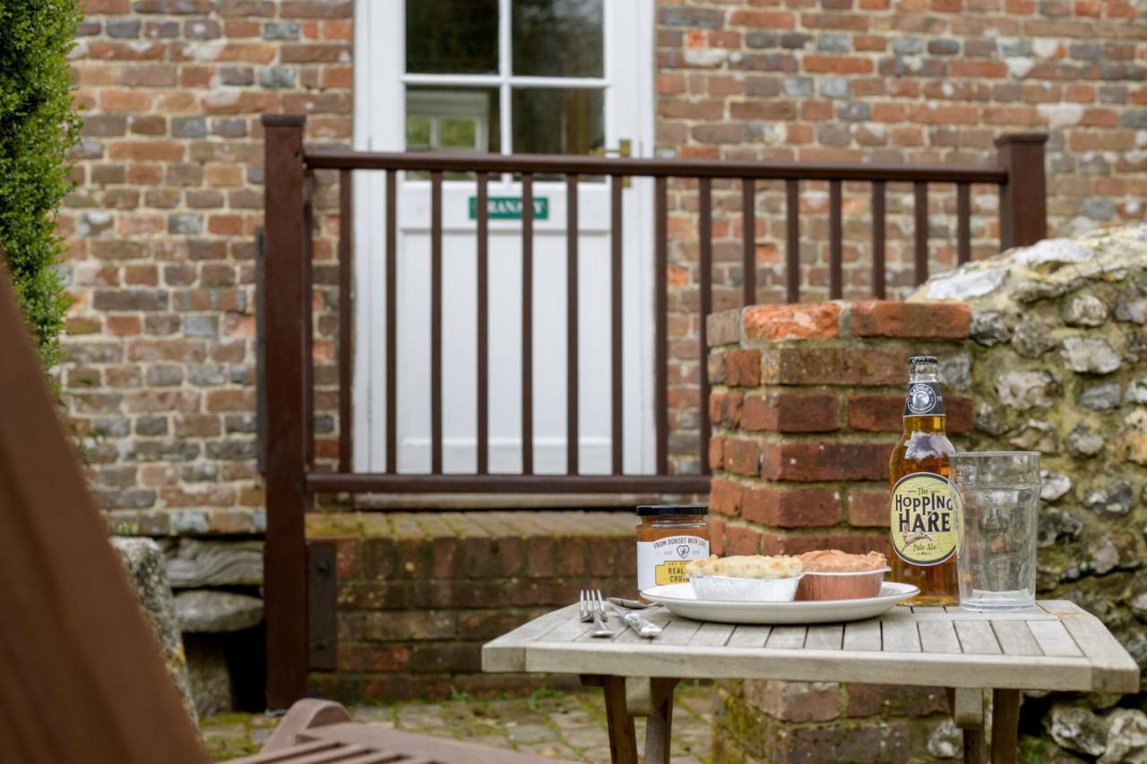 Luccombe Farm Holiday Cottages Milton Abbas Экстерьер фото