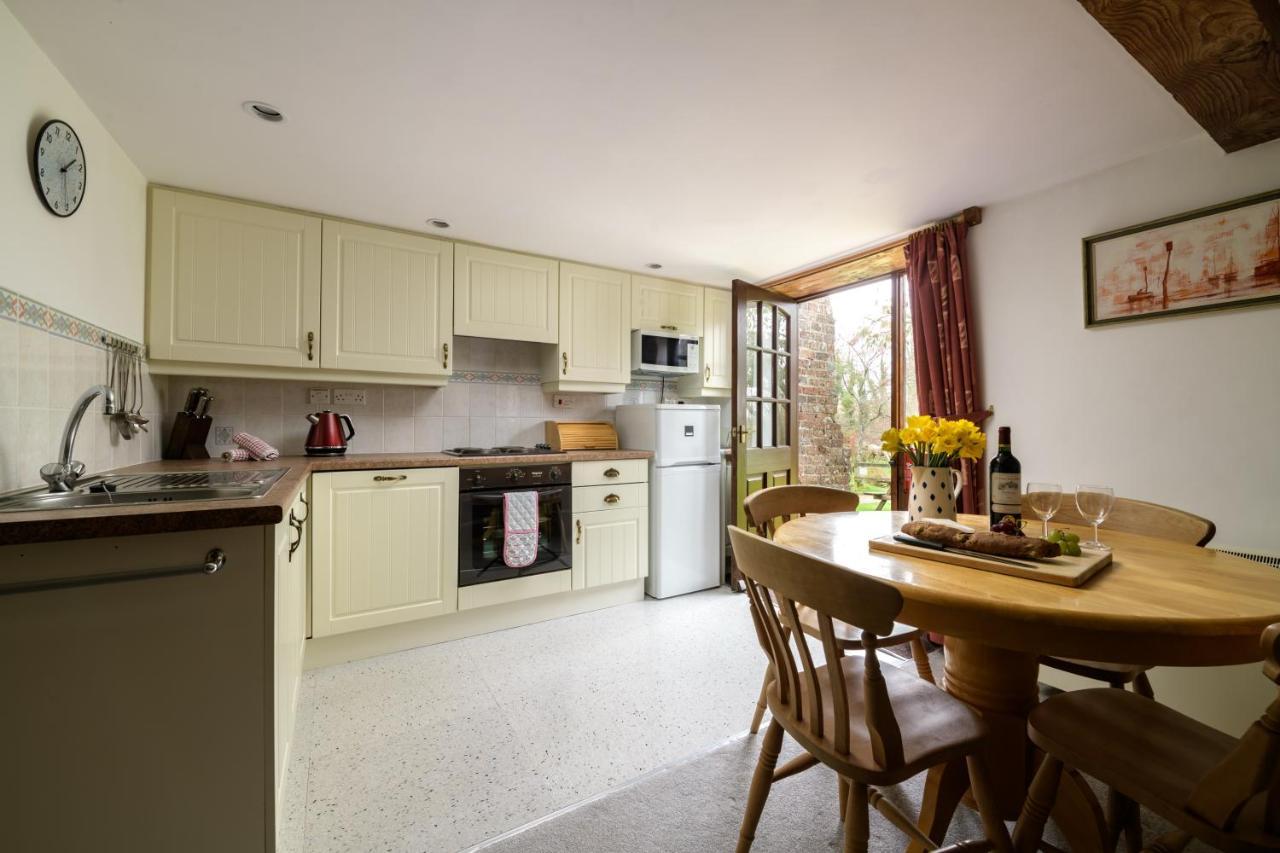 Luccombe Farm Holiday Cottages Milton Abbas Экстерьер фото